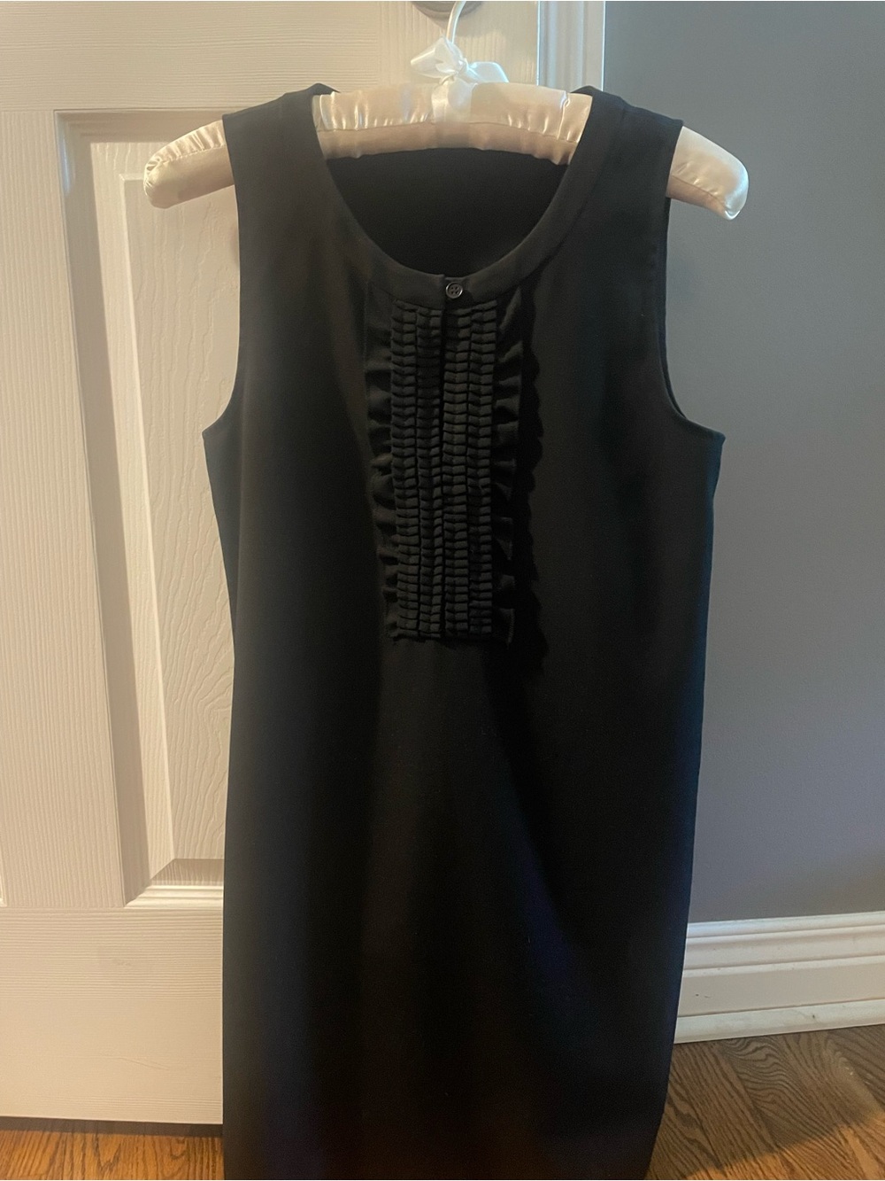 Theory Black Sleeveless Ruffle-Pleat Front Shift Dress